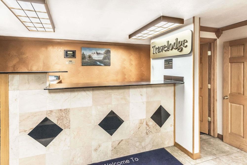 Travelodge By Wyndham Bloomington Exterior photo